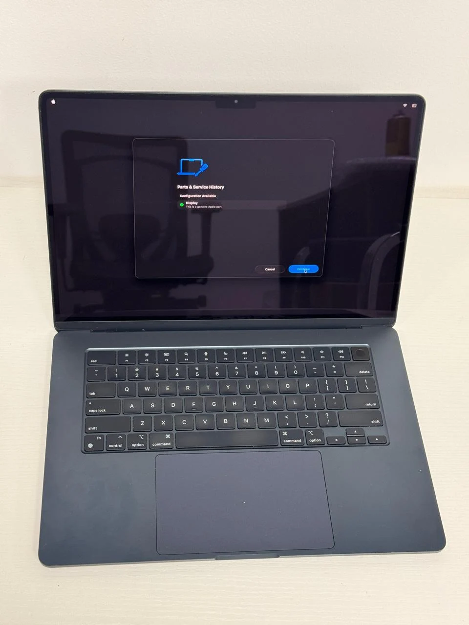 Precision MacBook Pro panel separation and re-bonding for internal screen replacement in Dubai — MacTech Pro