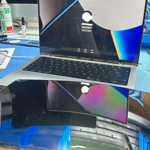 MacBook M4 screen replacement Dubai — MacTech Pro display specialists